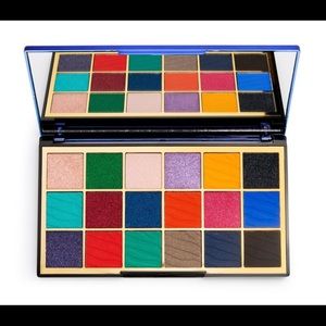 Makeup Revolution London eyeshadow palette